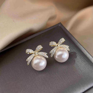 Bow sparkle diamond pearl stud earrings
